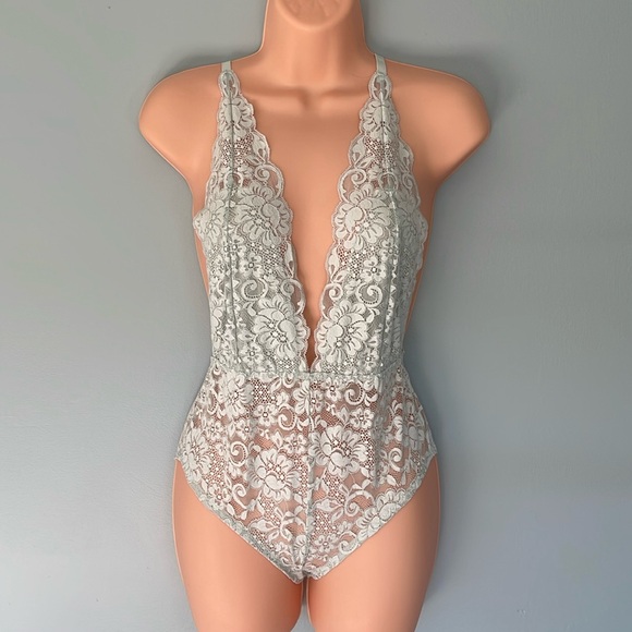 Comin’in HAHt Lace bodysuit - SZ S - something blue - NWT - Picture 1 of 13